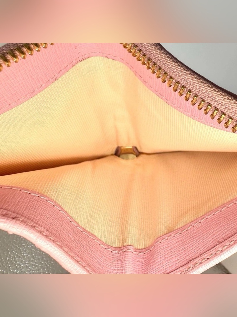 Authentic Furla Zip Around Compact Pink Saffiano Leather Wallet Good Condition. - Picture 6 of 8